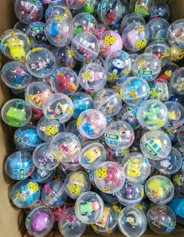 Фігурка-сюрприз у капсулі Premium Clear 75 мм