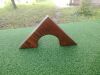 Перешкода для міні-гольфа трикутник з аркою 108 — фото 10